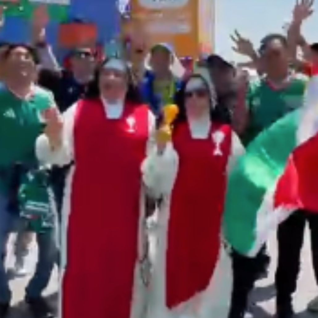 Las monjas acudieron al Fan Fest en el Zócalo de CDMX por el Mundial 2026